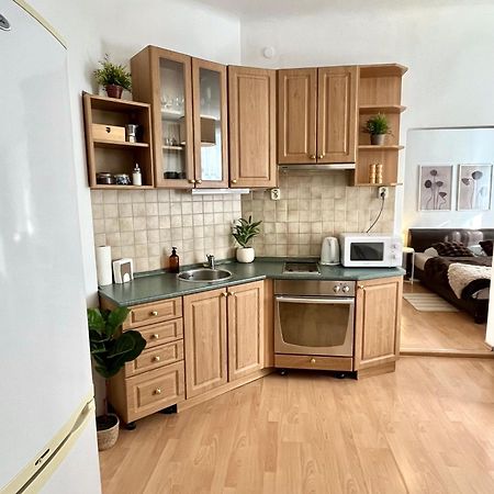 Apartment Caroline - Old Town, Ac บราติสลาวา ภายนอก รูปภาพ