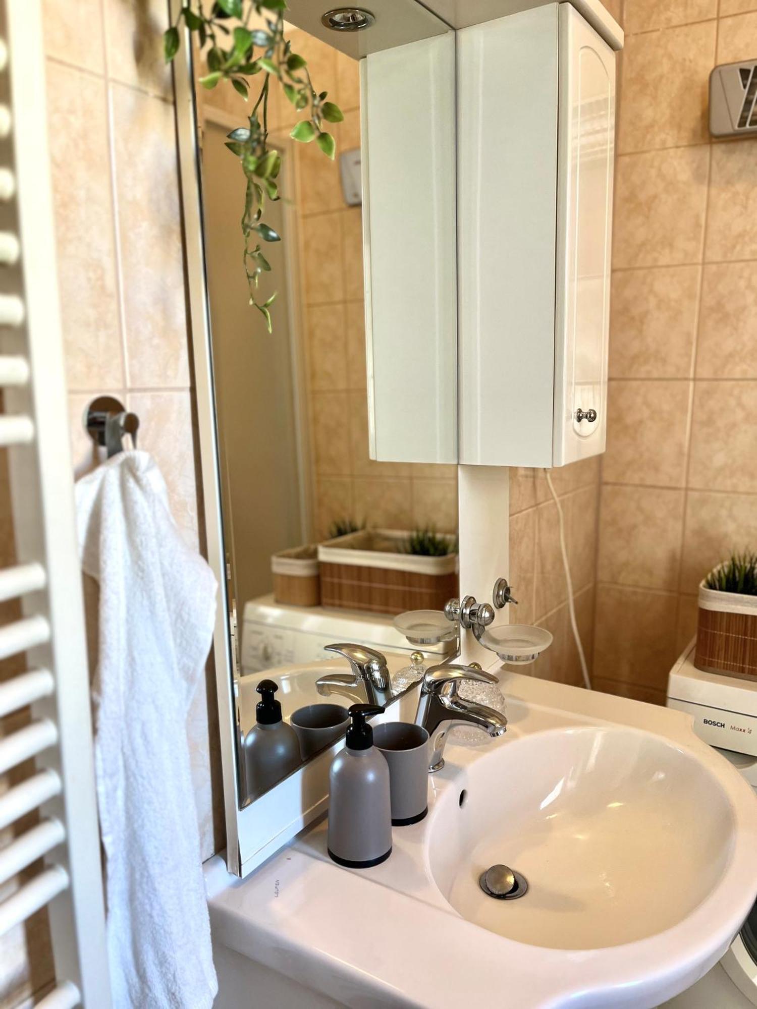Apartment Caroline - Old Town, Ac บราติสลาวา ภายนอก รูปภาพ